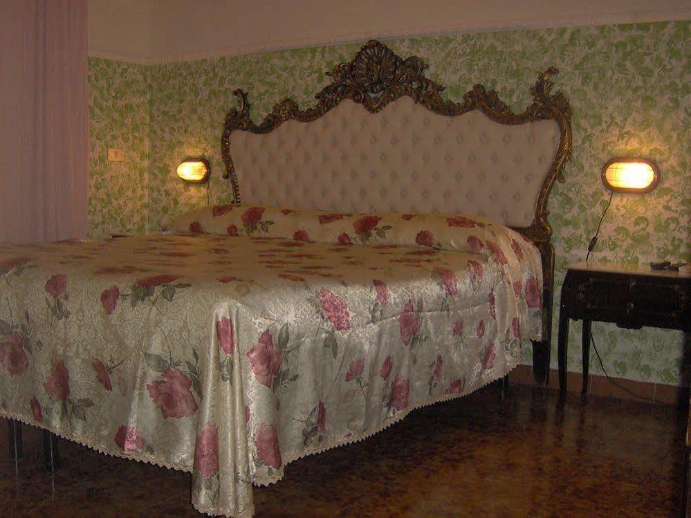 Bed & Breakfast Santa Fara Bari Luaran gambar