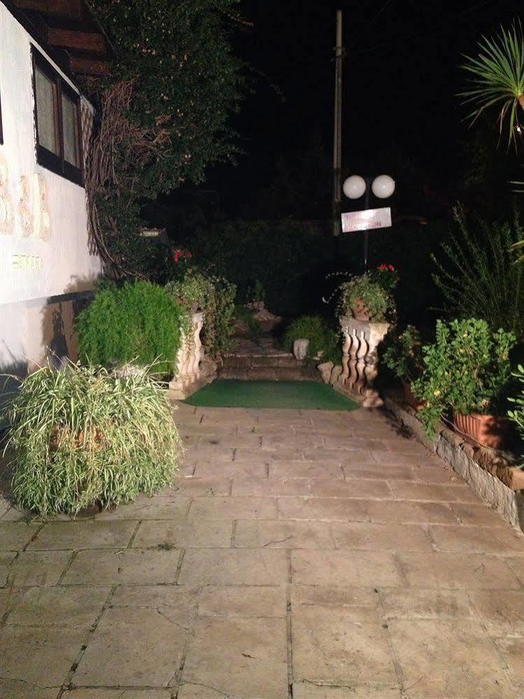 Bed & Breakfast Santa Fara Bari Luaran gambar